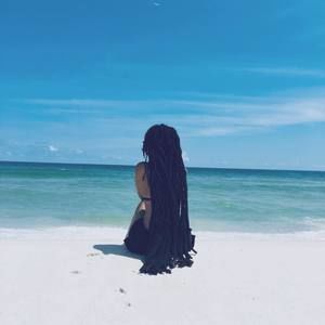 Meet your Posher, Gabriela